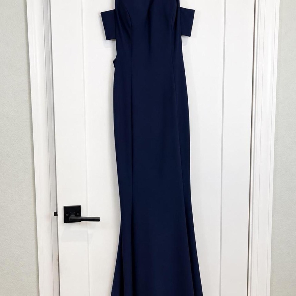 AQUA Navy Blue Side Cutout Mermaid Maxi Gown – Size 8